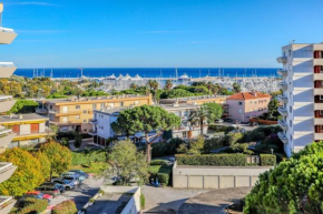 Furnished apartment near city center terrace with panoramic view & parking